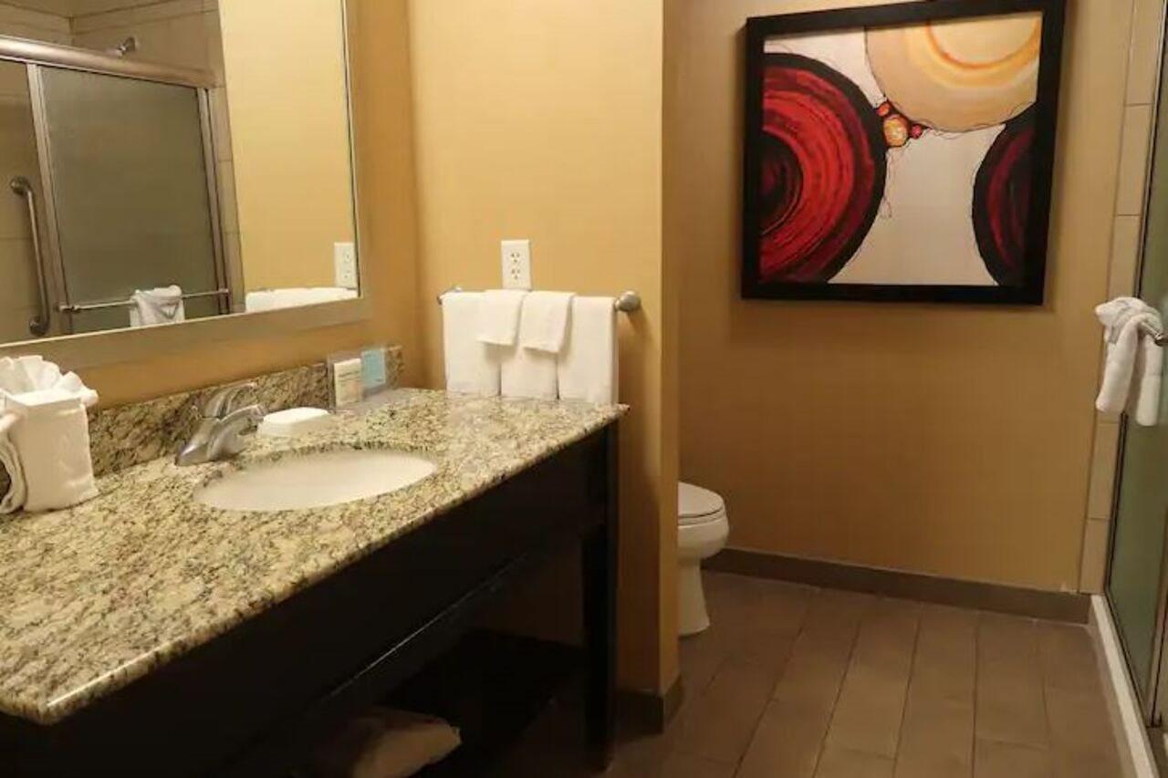 Hampton Inn & Suites Salinas Exterior foto